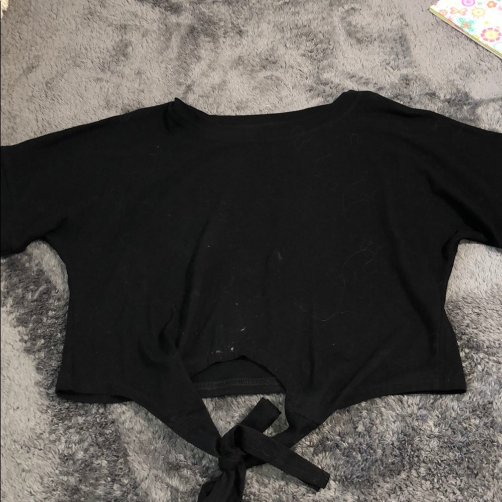 Brandy Melville Black tie shirt🌵